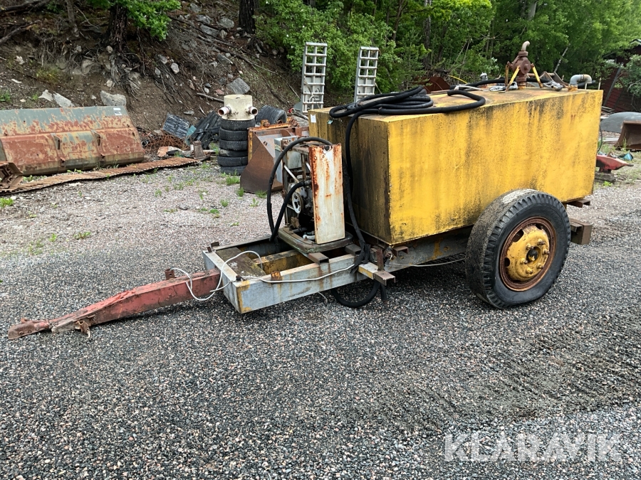 Entreprenadkärra med tank