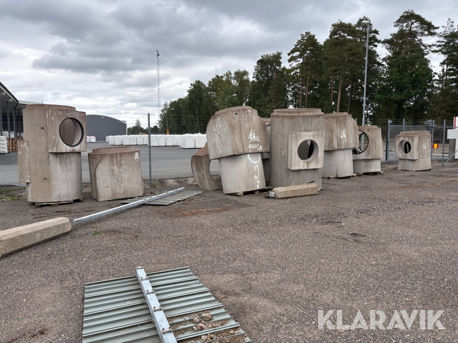Parti med betongbrunnar 1200/1000 12st