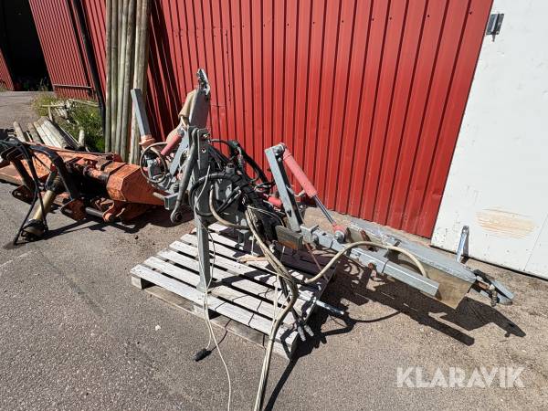 Ogrässpruta med hydraulisk styrning höger/vänster och breddning