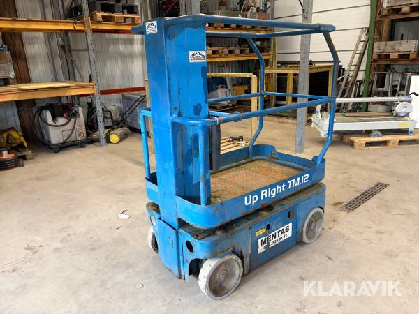 Pelarlift UpRight TM12 med arbetshöjd ca 6 m