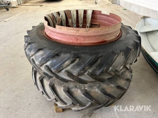 Dubbelmontage Goodyear 13.6-38