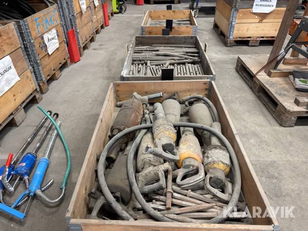 Parti med luftdrivna bilmaskiner Atlas Copco Tex12PS 8st med massa spett