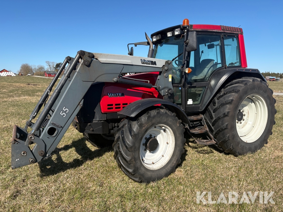 Traktor Valtra 6550 HiTech med lastare