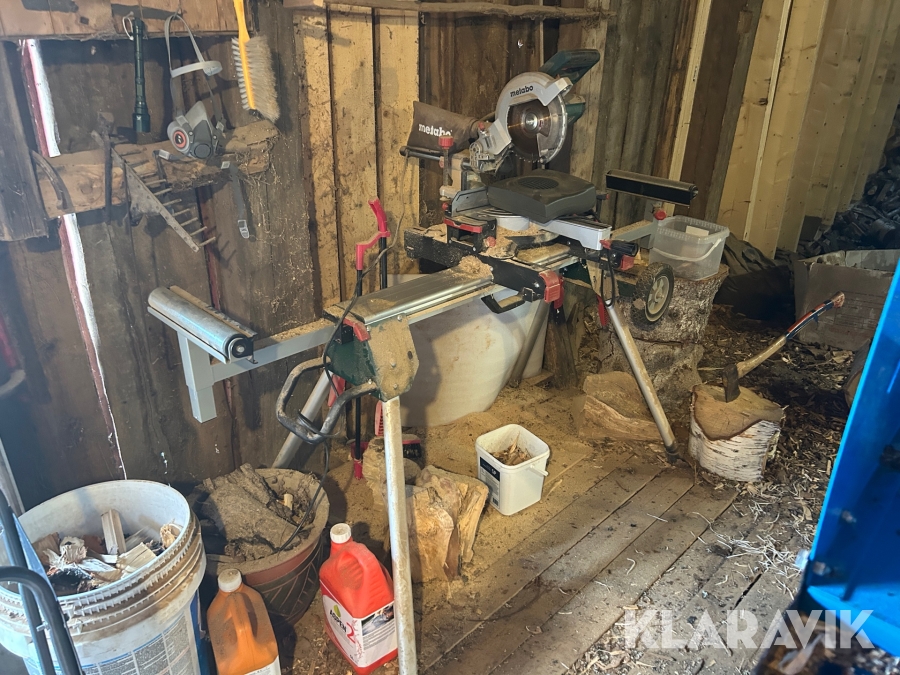 Kap och geringssåg Metabo med stativ