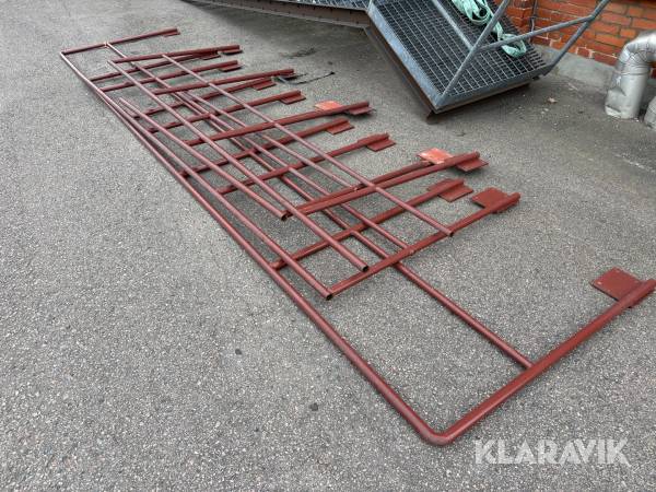 Skyddsräcken i stål