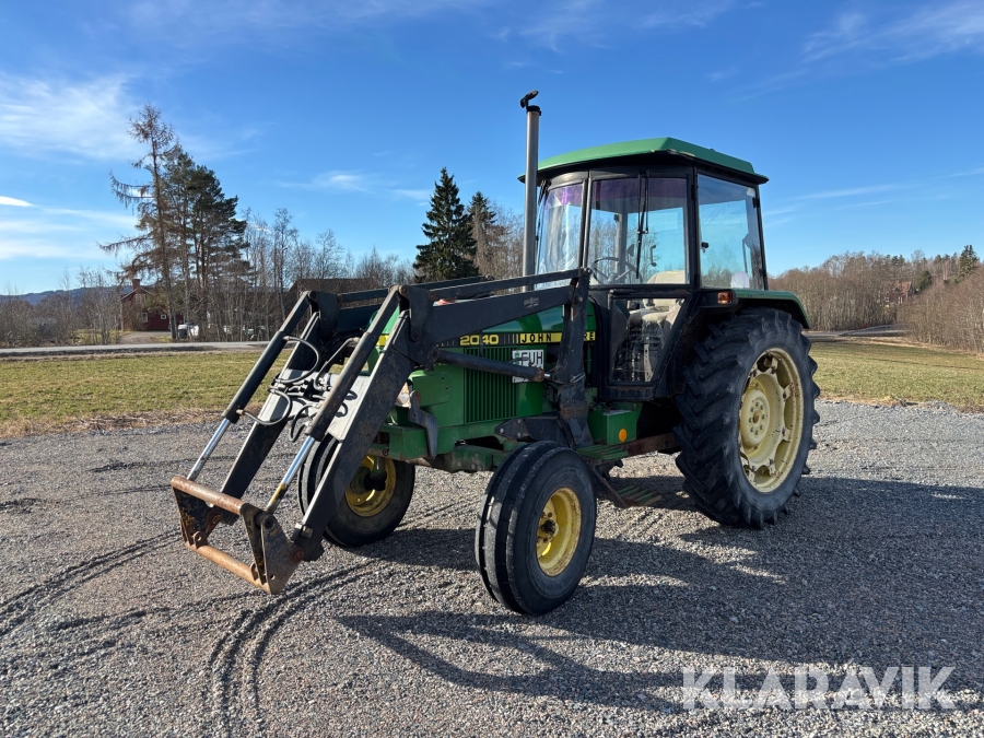 Traktor John Deere 2040 med frontlastare