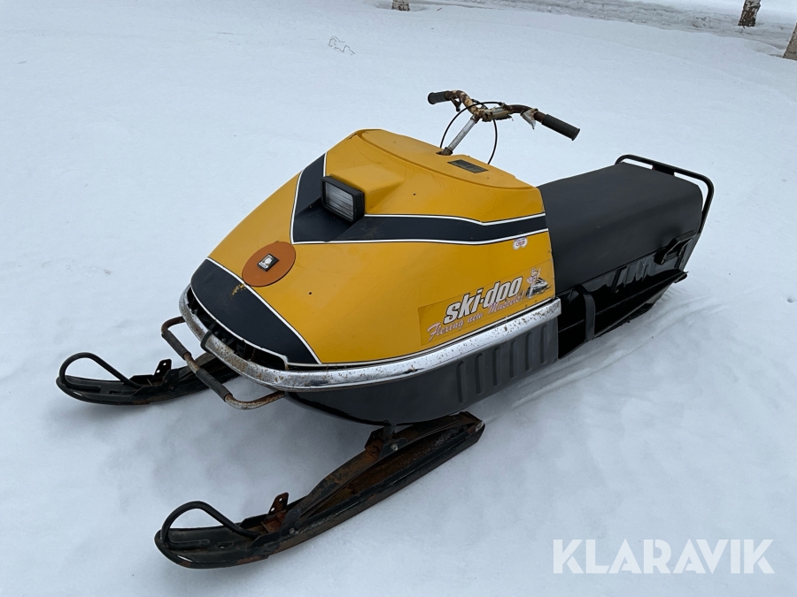 Veteransnöskoter Ski-Doo Skandic