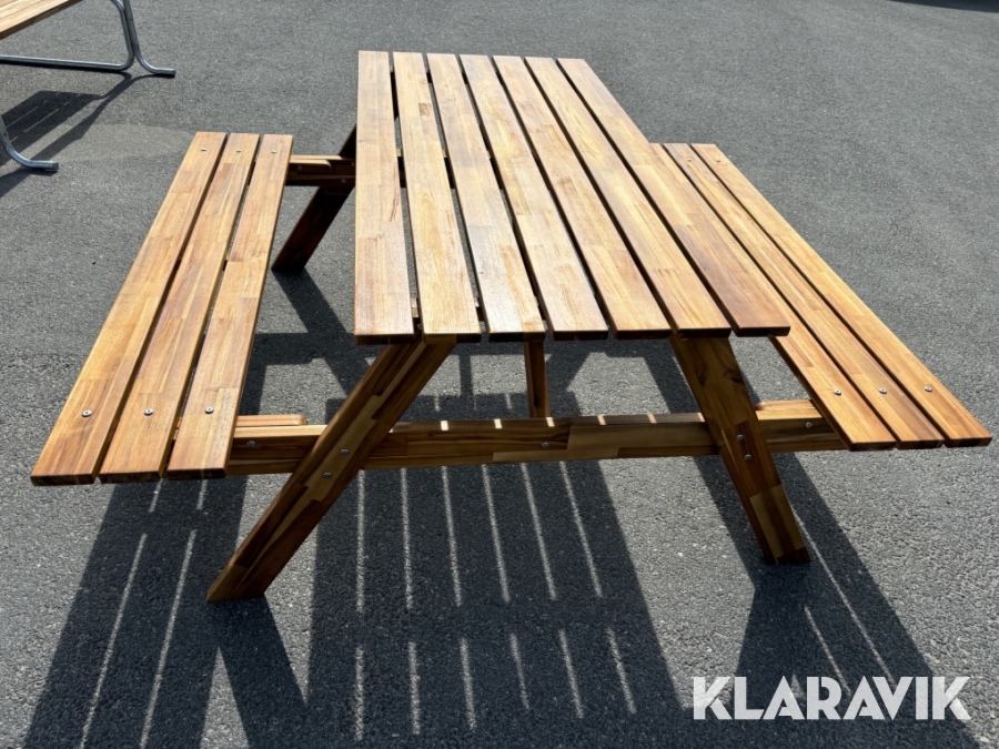 Trädgårdsbänk 180*182*75 1 stycken