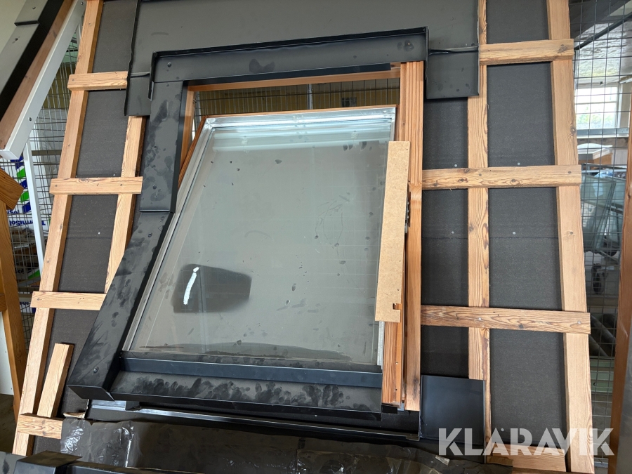 Takfönster Mataki 114x118 svart