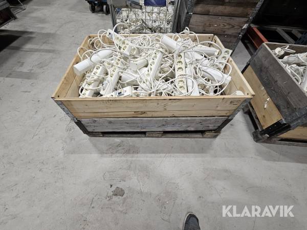 Grenuttag 230 V med 1-polig jordfelsbrytare