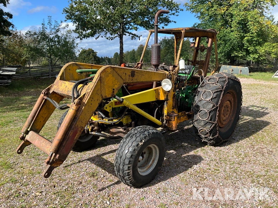 Veterantraktor Massey Ferguson 765 med frontlastare, skopa och kran