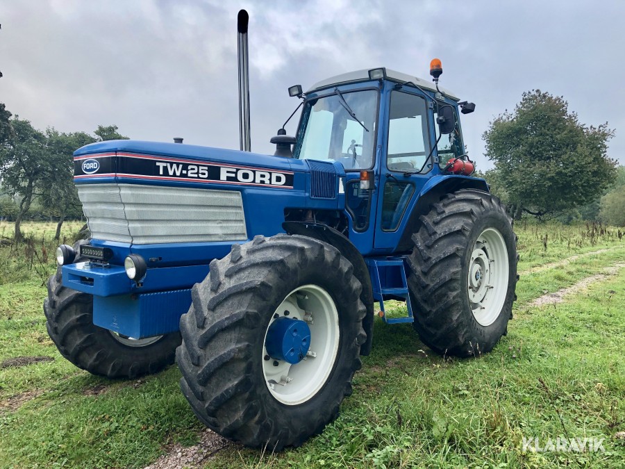 Traktor Ford TW25 4WD