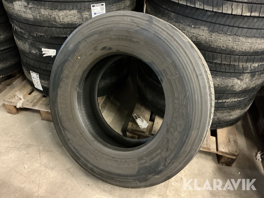 Lastbilsdäck Bridgestone 315/70R22.5 1st