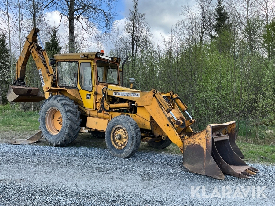 Traktorgrävare Volvo BM 616 Med 3 Skopor