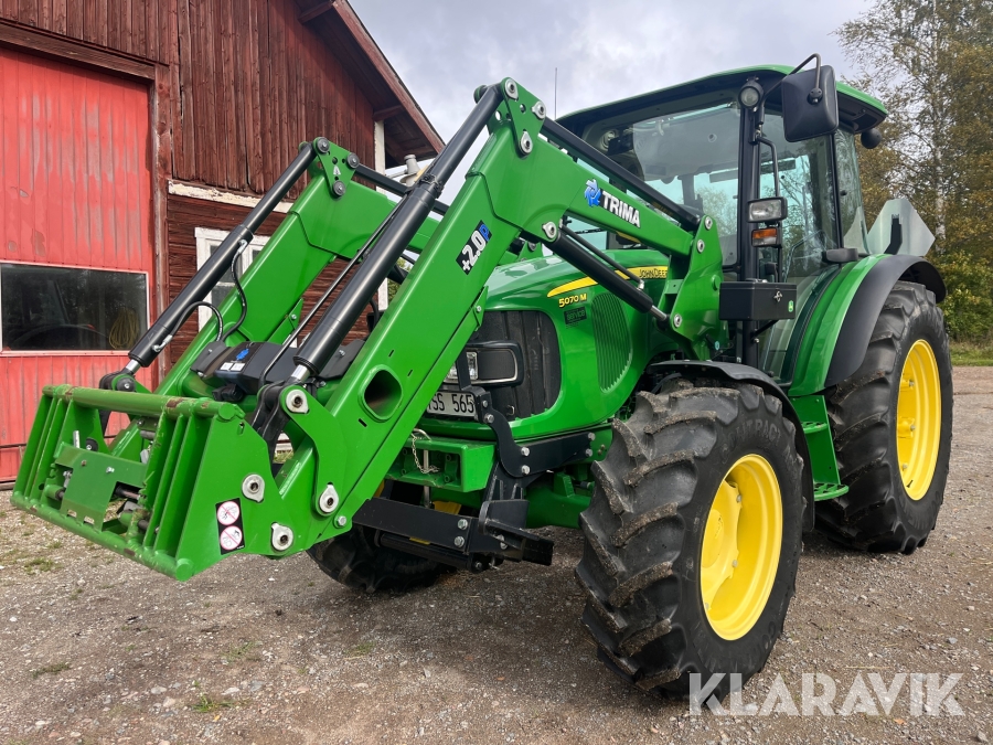 Traktor John Deere 5070M med lastare