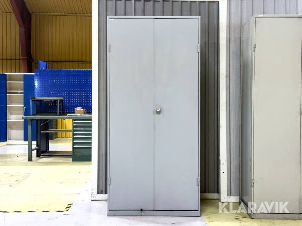 Helsvetsat verkstadsskåp i stål, 5 flyttbara hyllplan Hölöverken AB