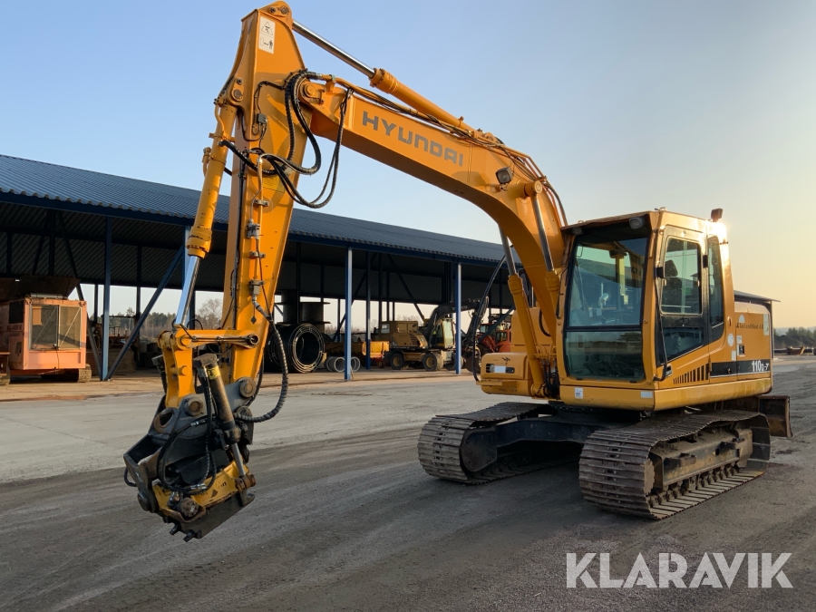 Grävmaskin Hyundai Robex 110D-7 med tiltrotator och skopa