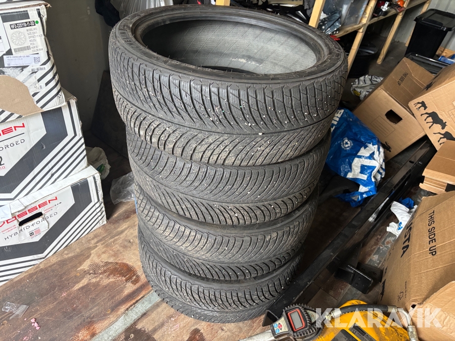 Däck Michelin 245/40R21