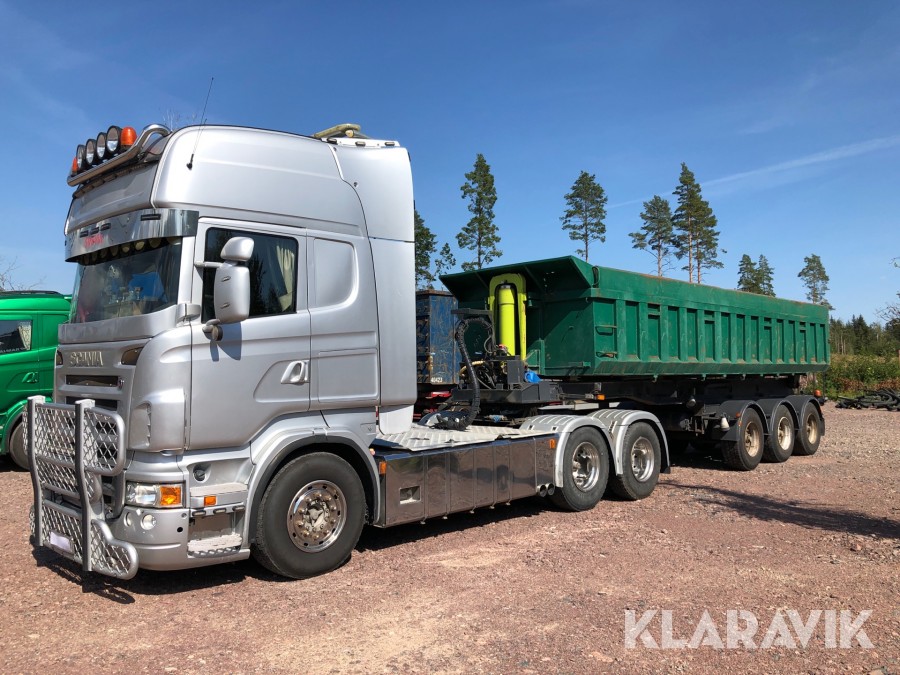 Lastbil Scania R500 Dragbil med trailer, grusflak och asfaltflak