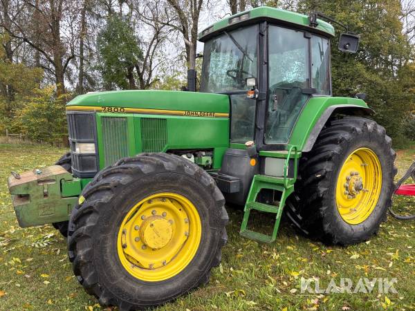 Traktor John Deere 7800