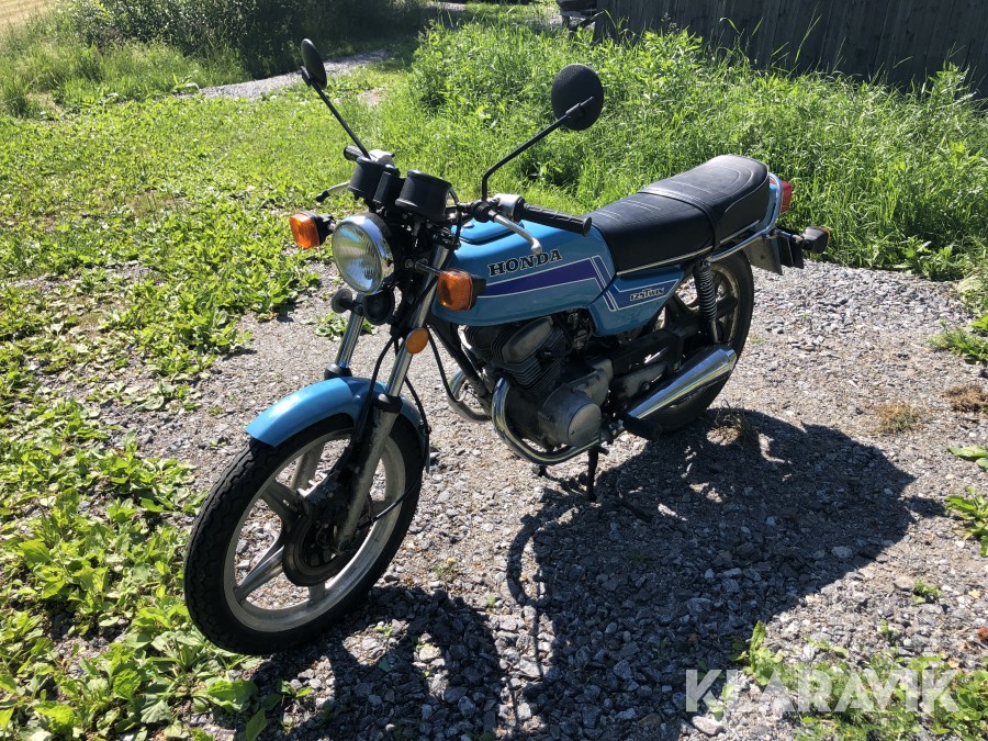 Motorcykel Honda CB 125 T