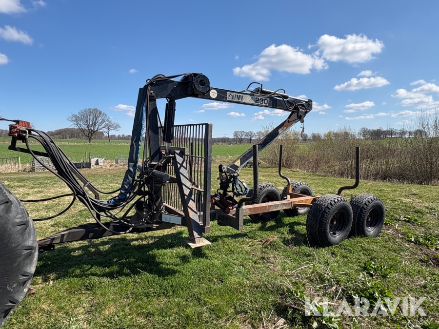 Skogsvagn Mohedavagnen 6 med kran FMW 230 och vinsch