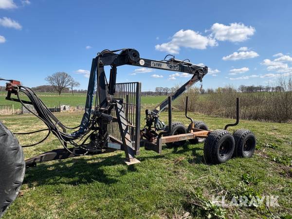 Skogsvagn Mohedavagnen 6 med kran FMW 230 och vinsch