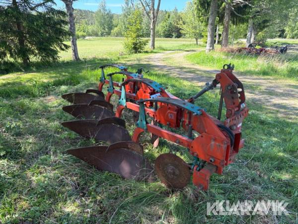 Plog Kverneland AB 8 4 skär