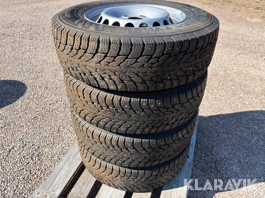 Vinterdäck Nokian Hakkapelitta C4 4st med fälg