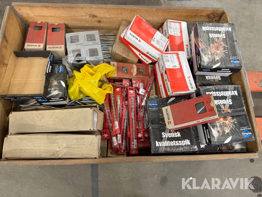 Diverse borr, skruv och spik