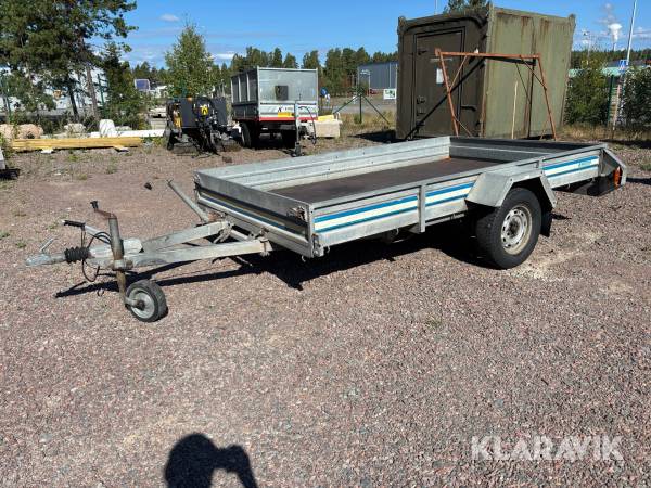 Personbilssläp Fogelsta B1000 bromsat med tipp