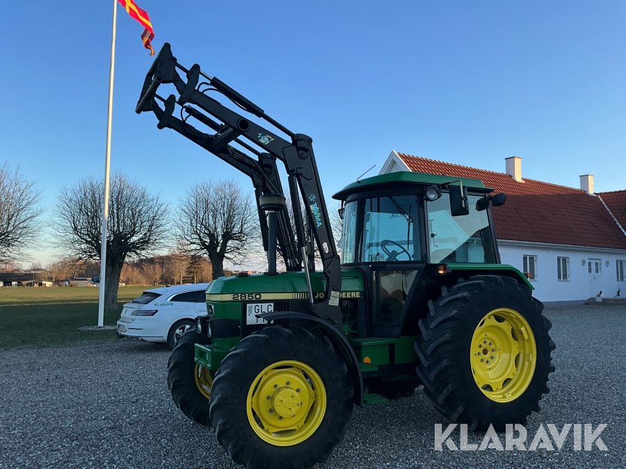 Traktor John Deere 2850 med lastare