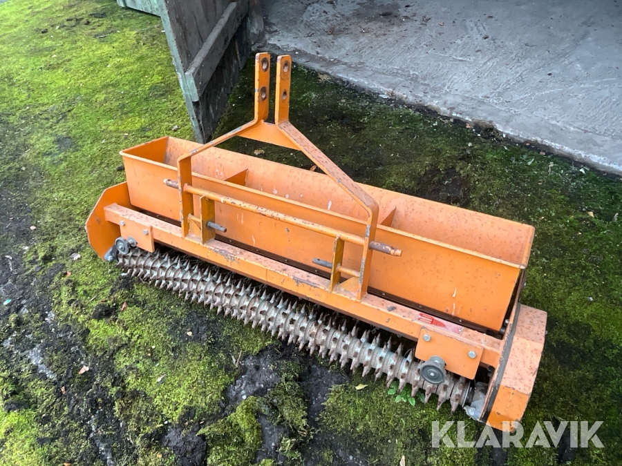 Gräsluftare Sisis HTS/4 med trepunktfäste
