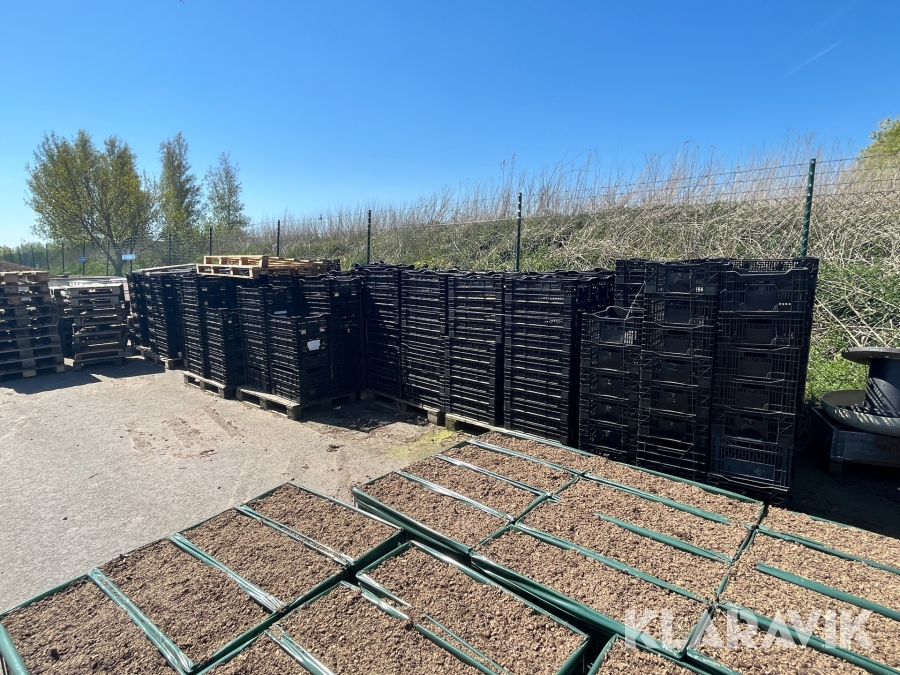 Plastbackar ca 500 stycken  