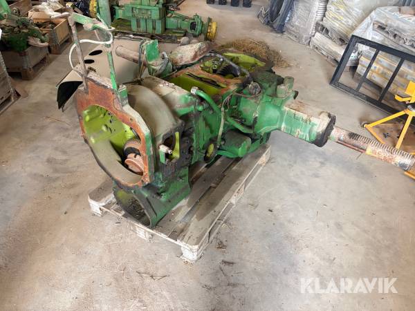 Bakaxel med hitch John Deere 4455