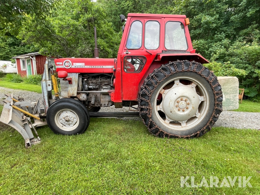 Veterantraktor Massey Ferguson 165 1972 med snöblad