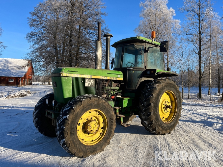 Traktor John Deere 4250
