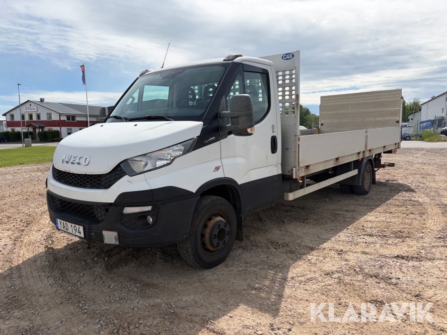 Lastbil Iveco Daily med bakgavellift