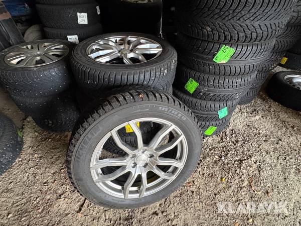 Vinterdäck med aluminiumfälg Michelin 235/55R19 4 st