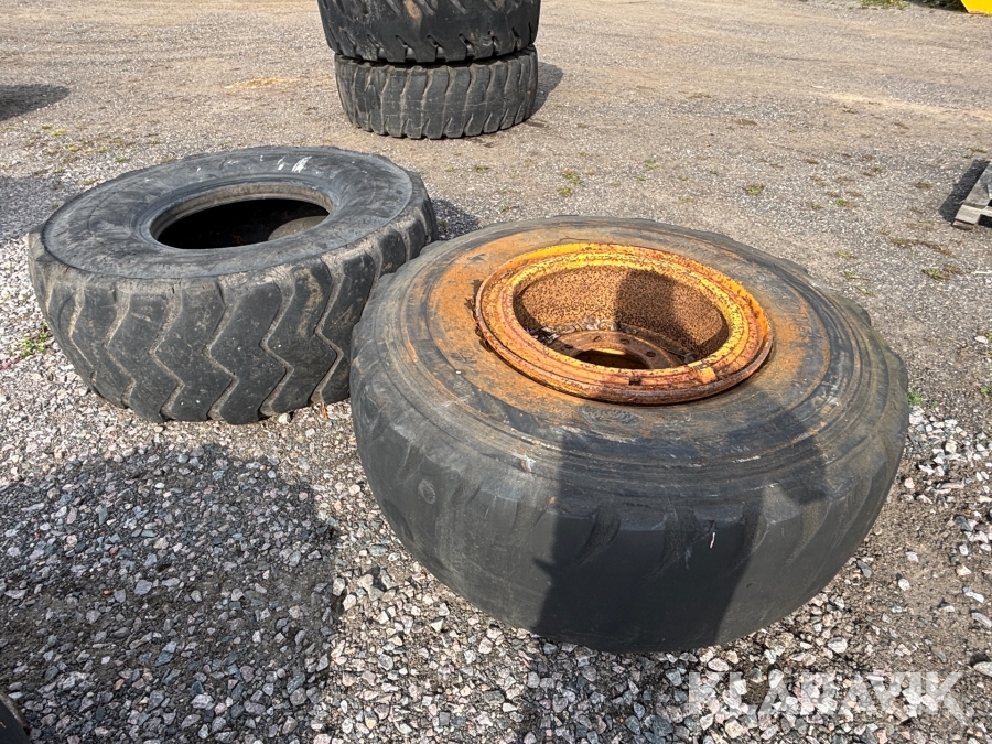 Entreprenaddäck Michelin & Bridgestone 20.5R25- 2st