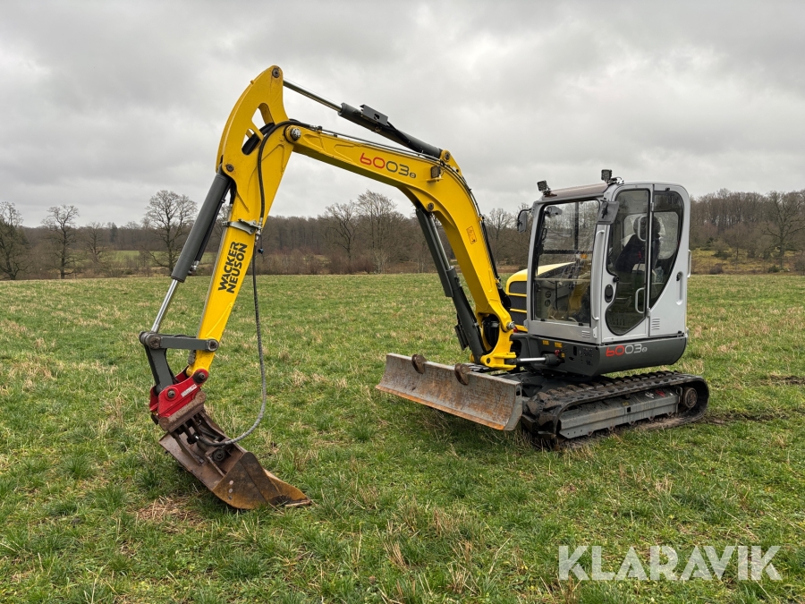 Grävmaskin Wacker Neuson 6003 - Med tillhörande redskap