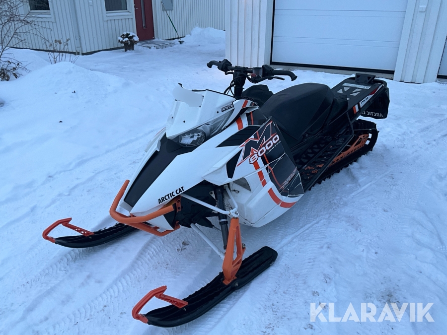 Snöskoter Arctic Cat M8000 153