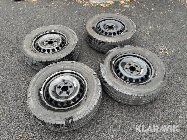 Sommardäck på fälg Giti 235/65R16C 4st