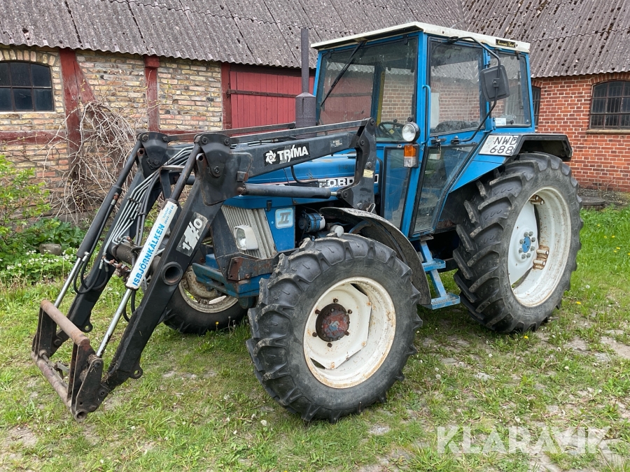 Traktor Ford 4610 med frontlastare