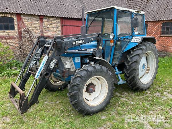 Traktor Ford 4610 med frontlastare