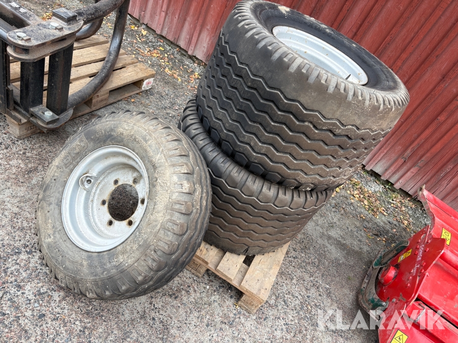 Däck på fälg 3 st