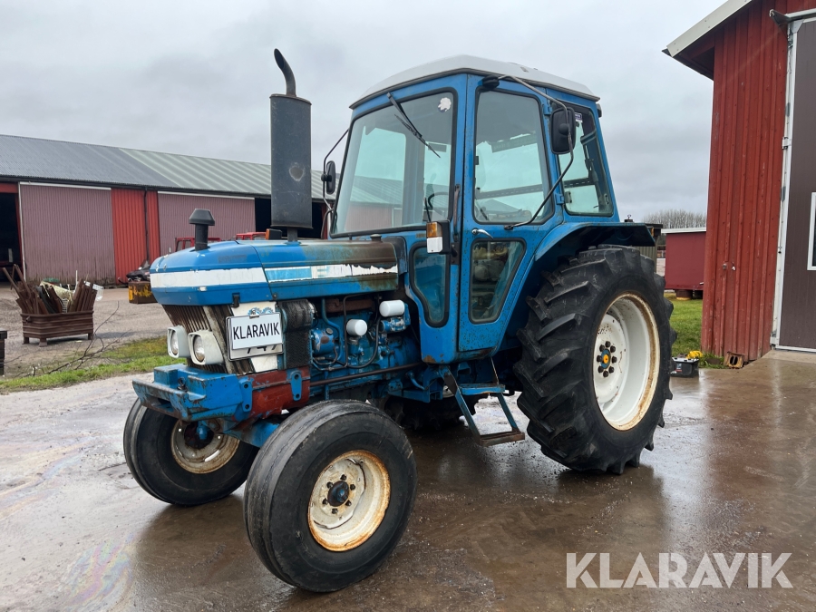 Traktor Ford 5610