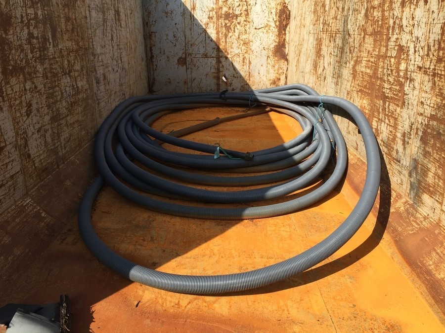 Vattenslang med värmekabel ca 100 m.