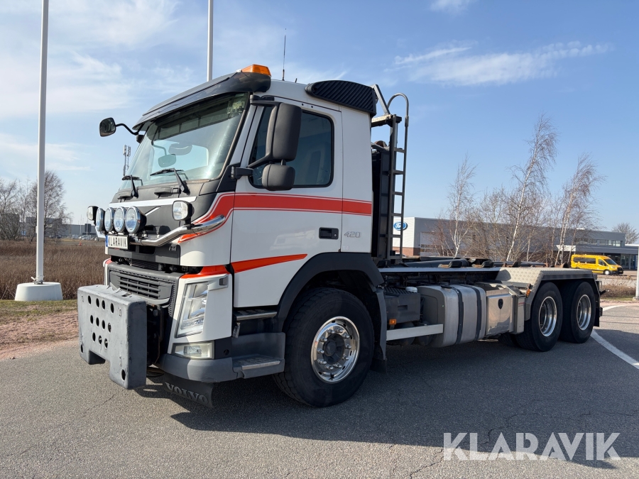 Lastväxlare Volvo FM 420 plogutrustad