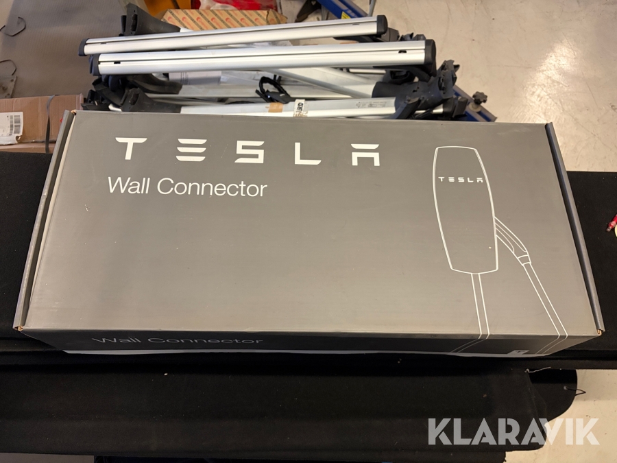 Vägghängd laddbox Tesla